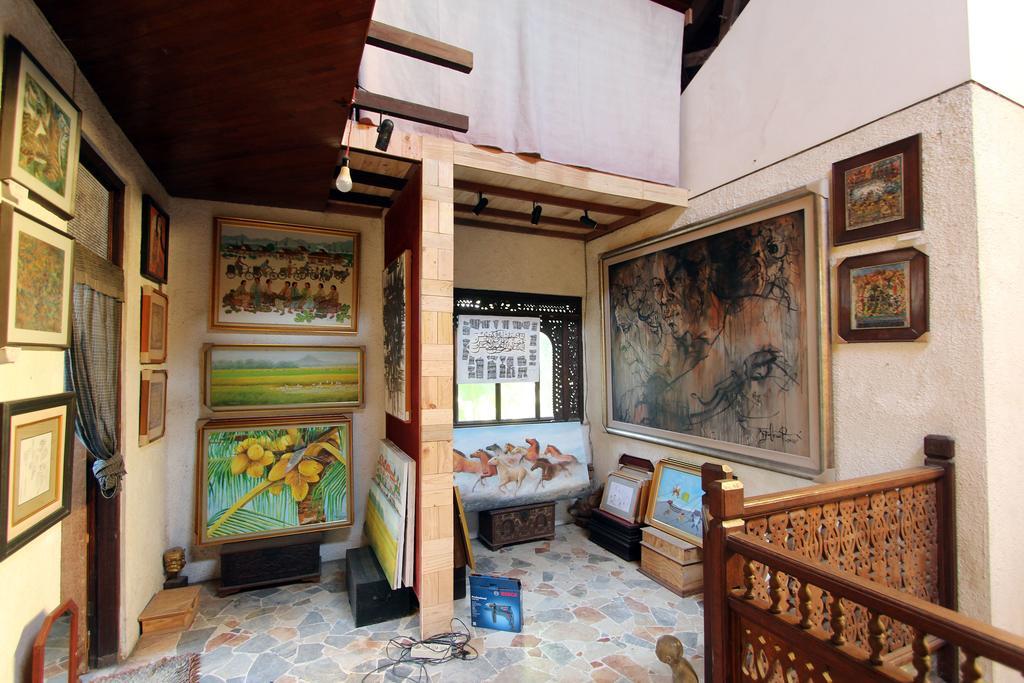 Posnya Seni Godod Art Gallery & Homestay Джок'якарта Екстер'єр фото